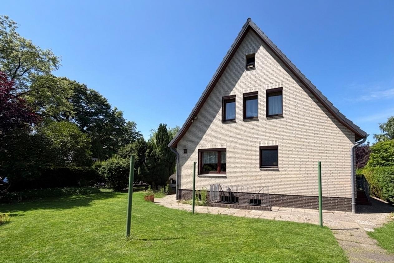 Rückseite mit Kellerausgang