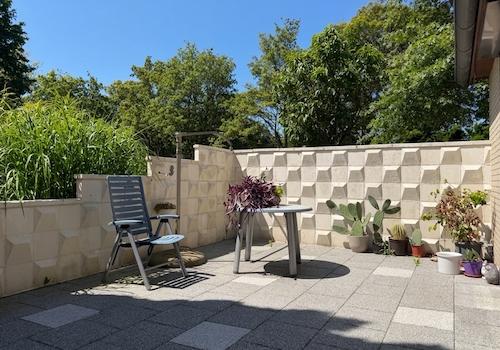 geschützte Terrasse