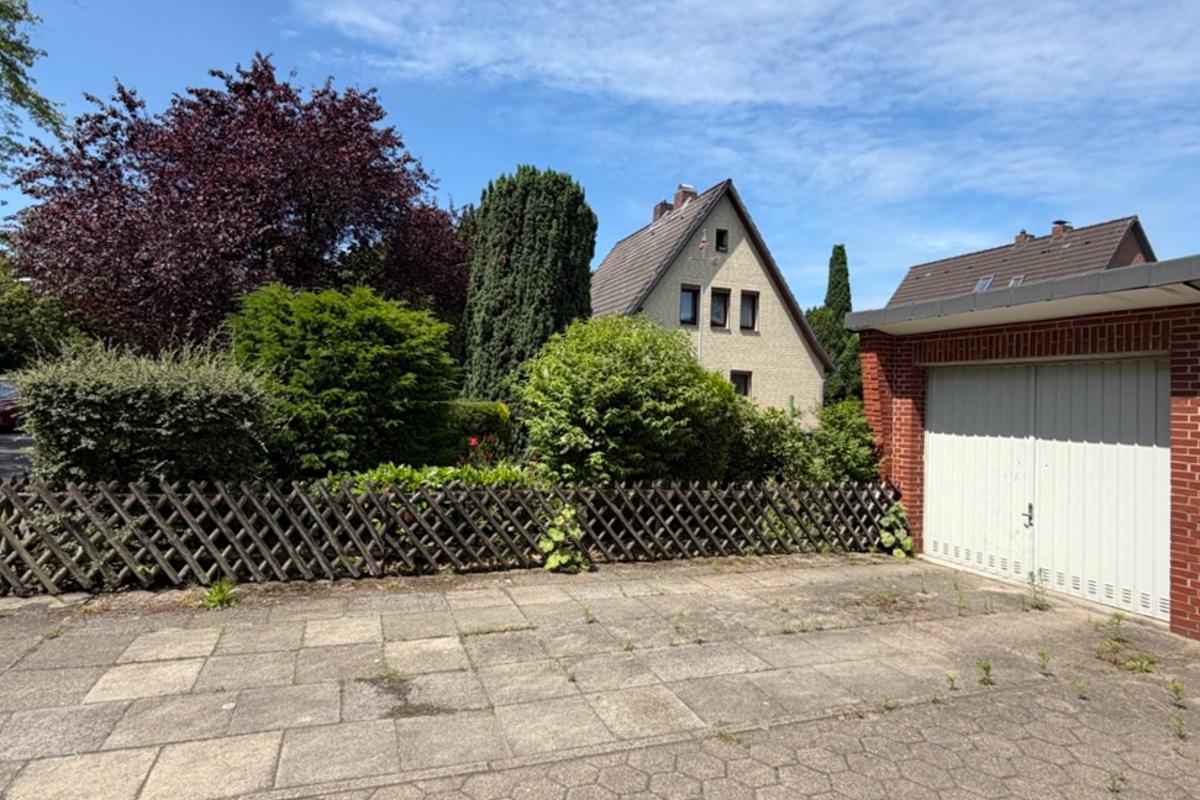 Garage + Stellplatz
