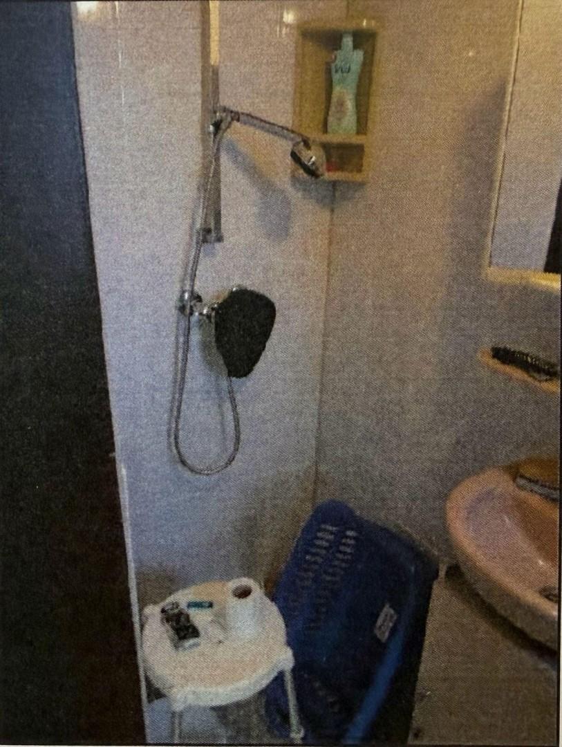 Dusche mit Gäste WC EG
