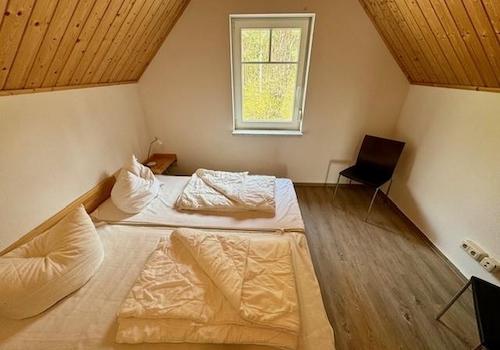 Schlafzimmer DG