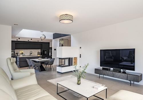 exclusive-stadtvilla-bauhausstil-wohnzimmer
