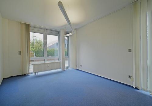 Empfangsbüro EG