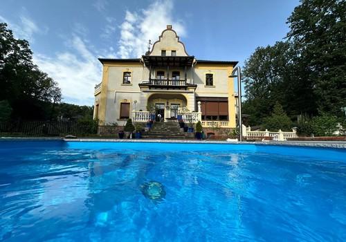 Jagdschloss Poolblick