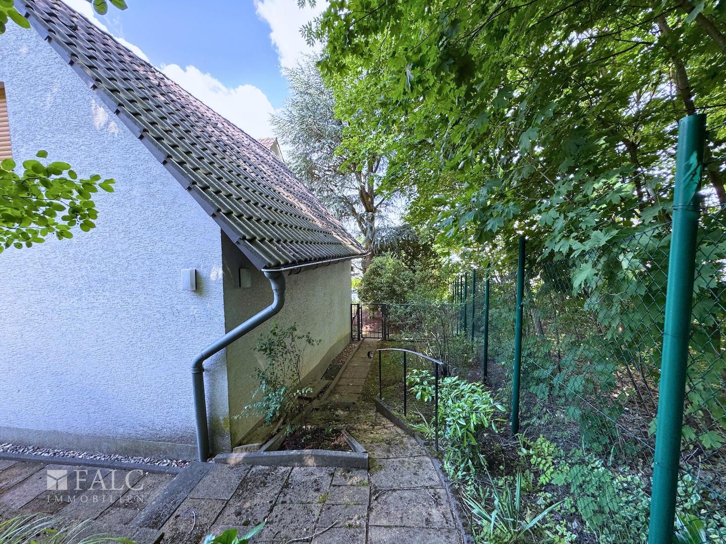 Ansicht vom Garten, rechts