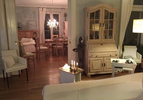 Wohnzimmer mit Schiebetüre