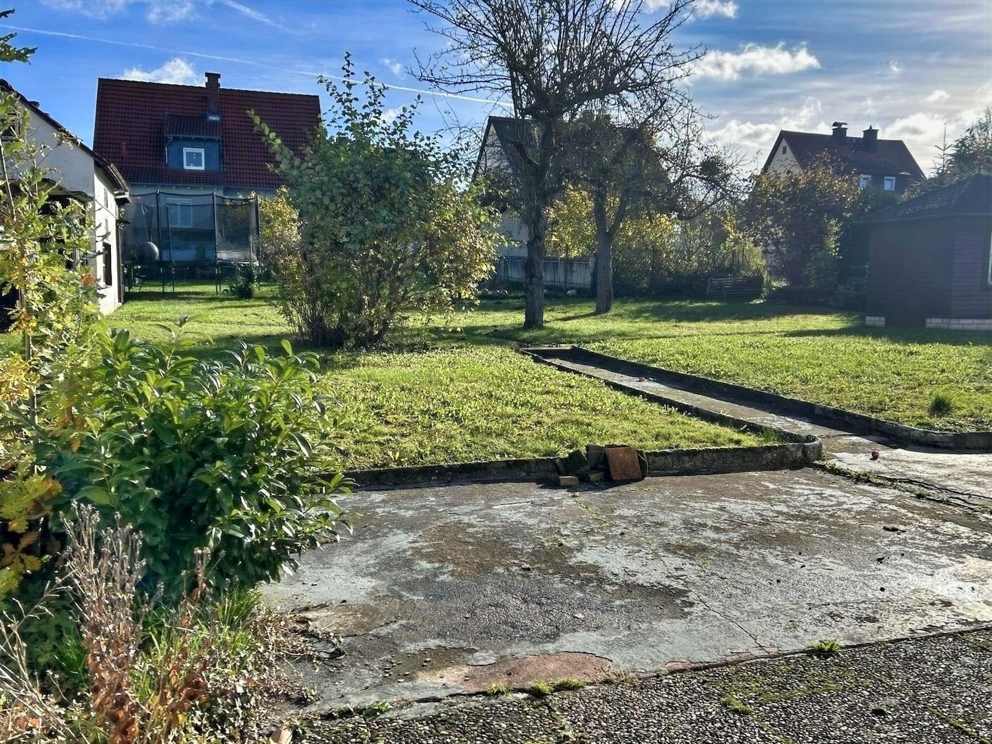 großes, ebene Gartengrundstück
