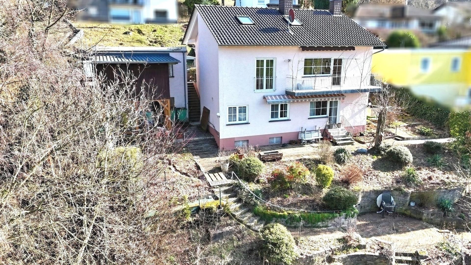 Ansicht West mit Garten