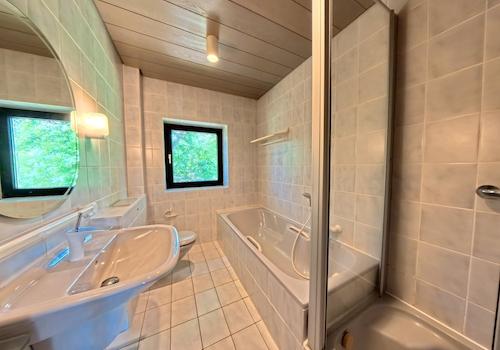 Badezimmer 1