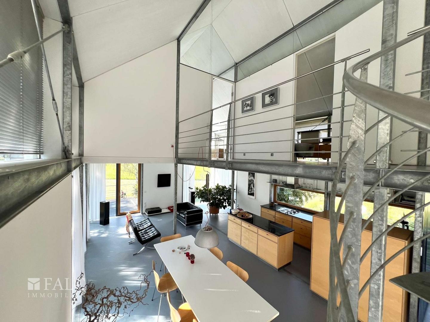 Wohnzimmer mit Galerie