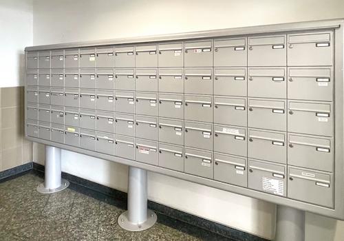 Hauseingang Briefkästen
