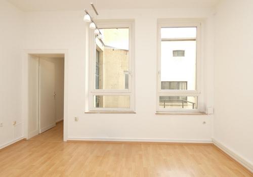 Großes Büro