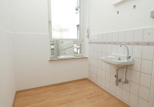 Abstellraum mit Waschbecken