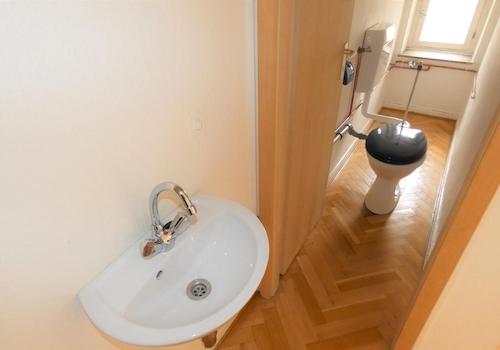 WC linke Hausseite