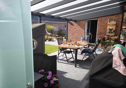 Seiteneingang Glastür Terrasse