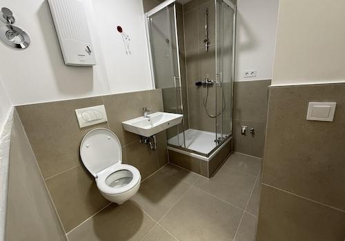 Neu modernisiertes Duschbad mi