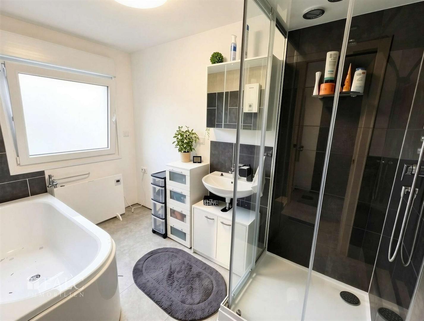 Badezimmer EG
