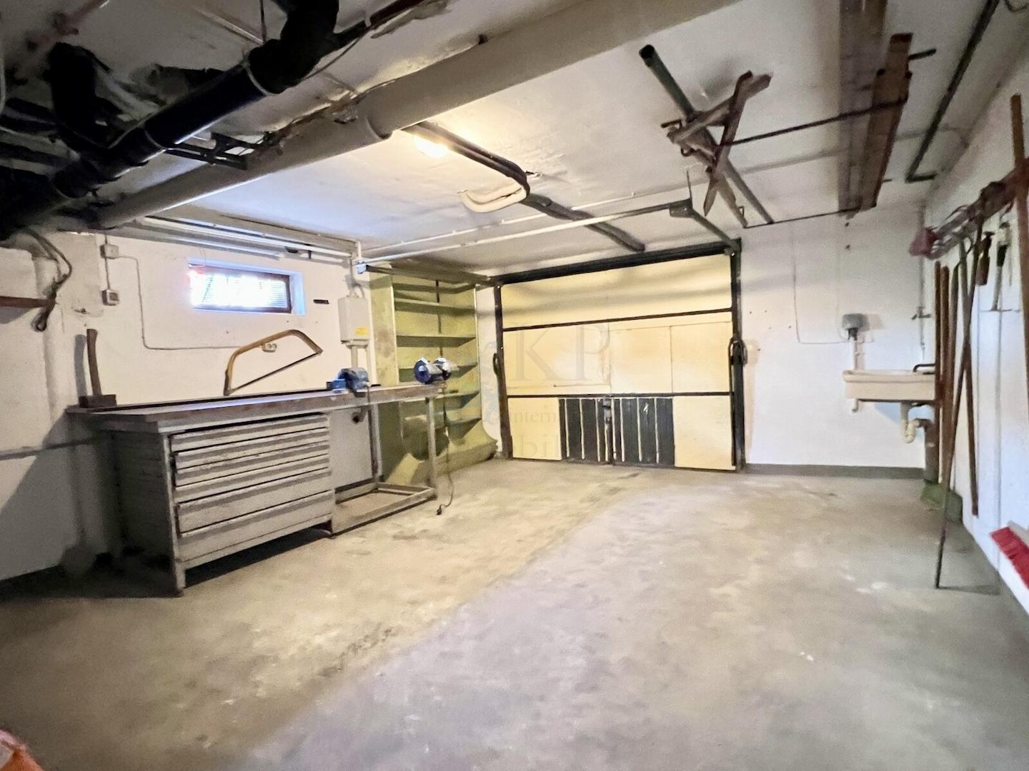 ALTE GARAGE/ KELLER
