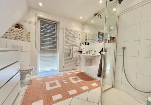 BADEZIMMER OBERGESCHOSS