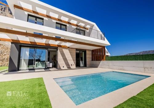Deine Villa inmitten Berge
