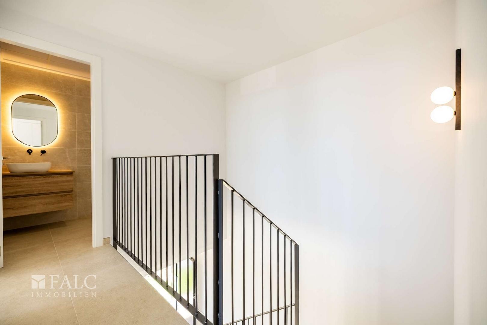 Flur / Treppe zum 1. OG