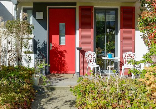 Eingang mit Morgenterrasse