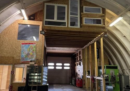 Blick Halle Eingang Lager EG