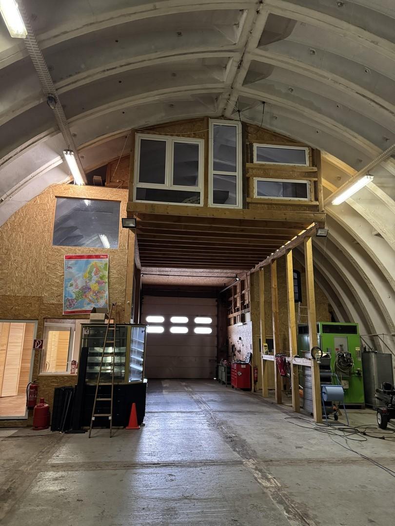 Blick Halle Eingang Lager EG
