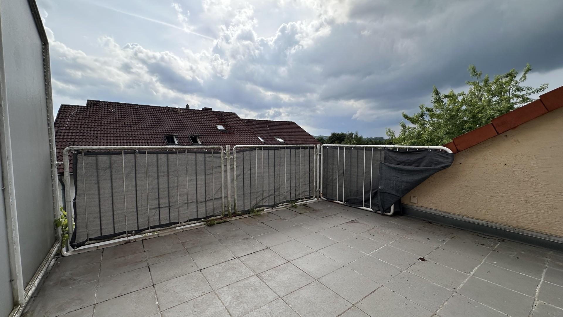 großer Balkon