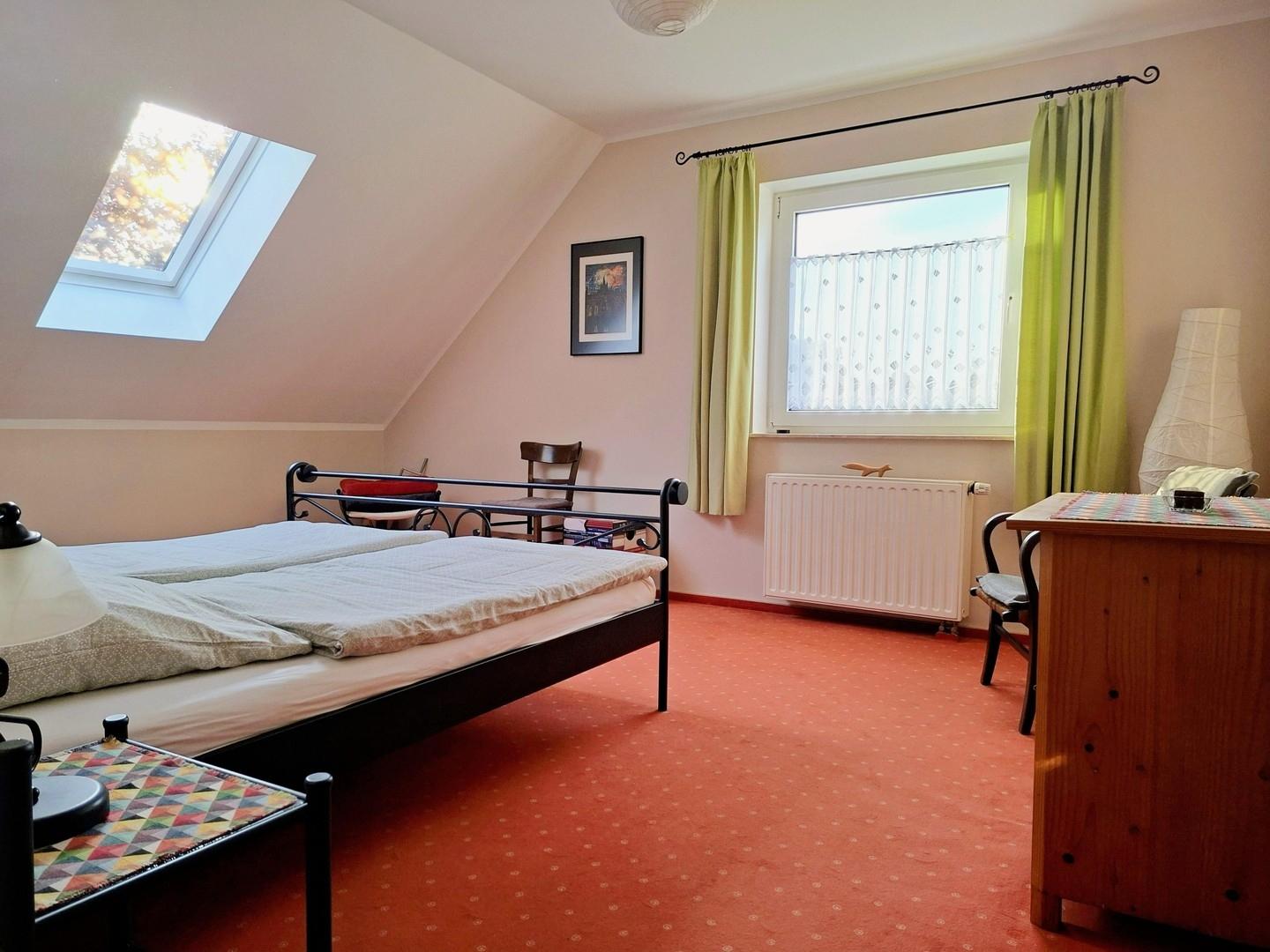 Zimmer 1 im OG