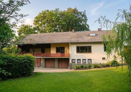 Haus Südseite mit Balkon