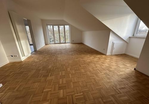 Wohnzimmer, Zugang zum Balkon