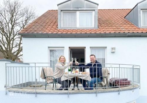 Sektfrühstück auf Süd-Balkon