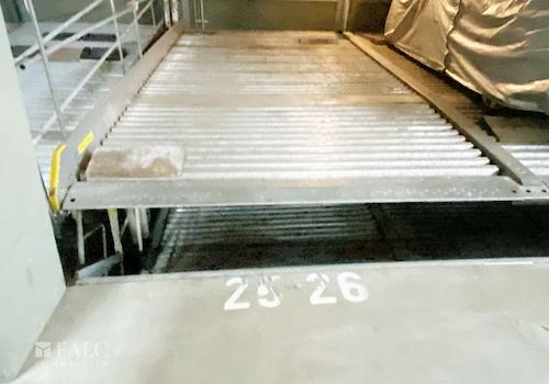 Doppel-Parkplatz im UG