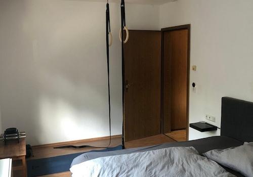 Schlafzimmer 1
