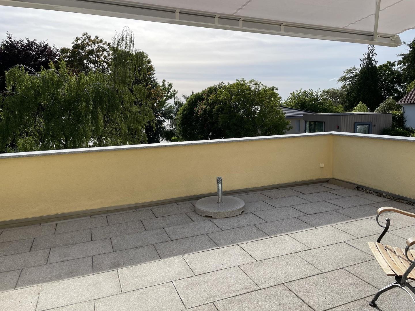 Dachterrasse mit Seeblick