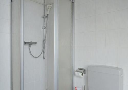 Dusche und WC