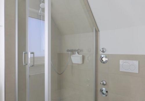Dusche und WC