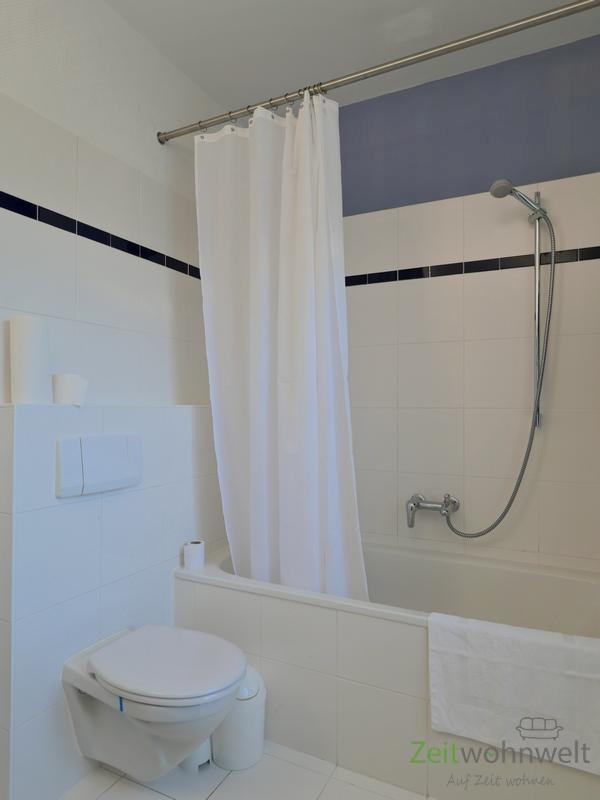 Wanne und WC