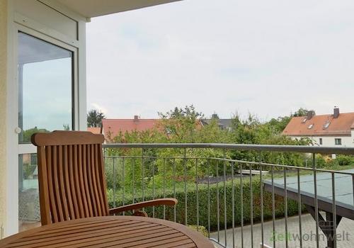 Balkonausblick zum Carport