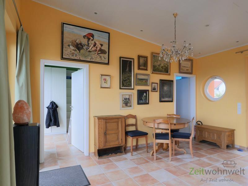 Blick zu Schlafzimmer und Bad