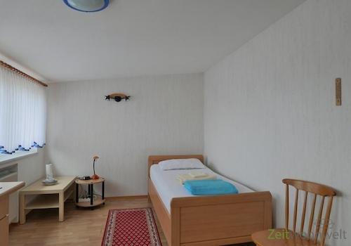 Blick zum Bett