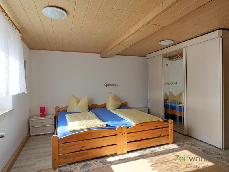 Blick ins Schlafzimmer