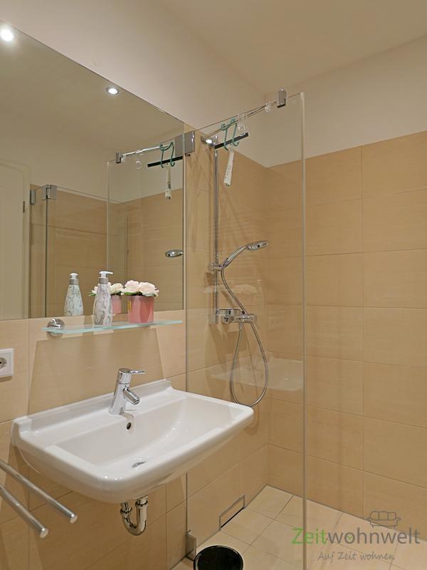 Dusche im Bad