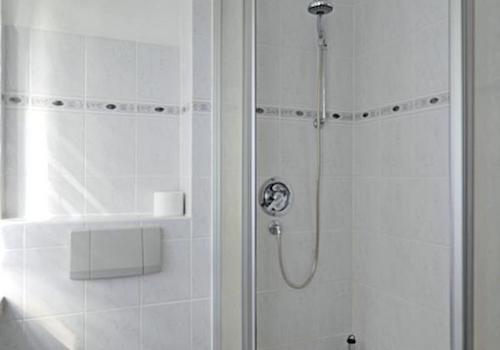 Dusche und WC