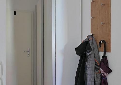Kleiderschrank im Eingangsbereich