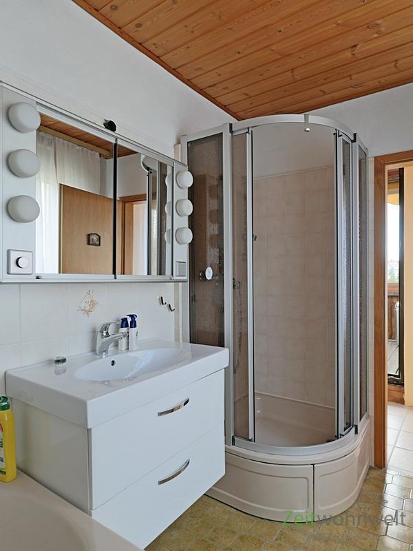 Dusche im Bad
