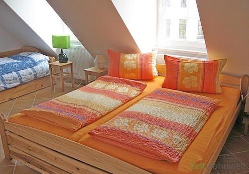 Doppelbett und Gästebett