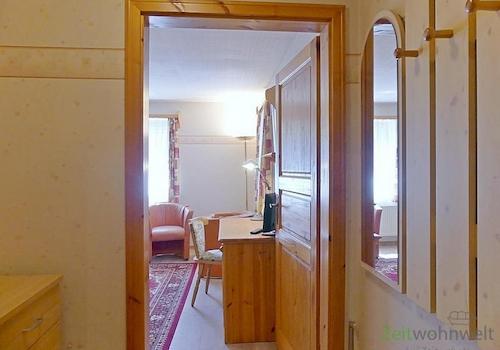 Flur mit Garderobe