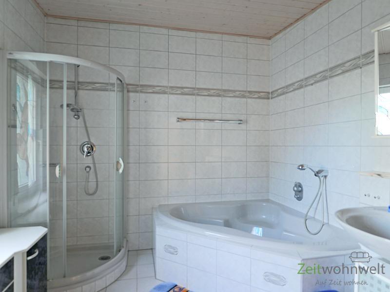 Dusche und Wanne
